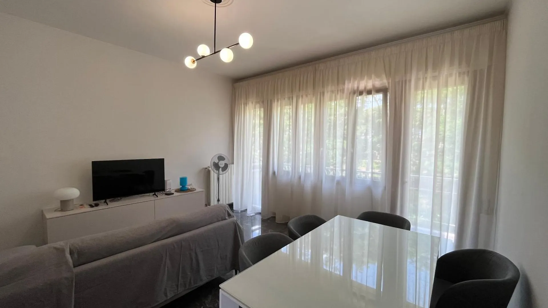 Comfort A Due Passi Dal Mare Viareggio Italien